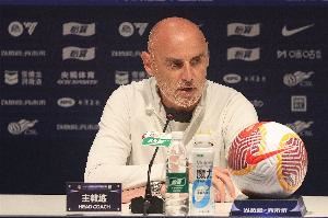 东体谈上海德比：穆斯卡特每次换人都踩准步点，逐一做到应对