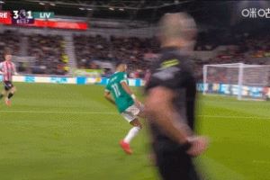 被换下前，维尔茨空位传中直接送给对手