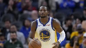 科尔：库明加投篮选择出色 他不会在时间剩一半时强行急停跳投了