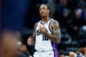 食之无味!德罗赞14投7中砍下19分3助攻2抢断 难阻球队连败